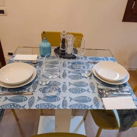 Luxurious And Quiet In The Lively Heart Of Apartment