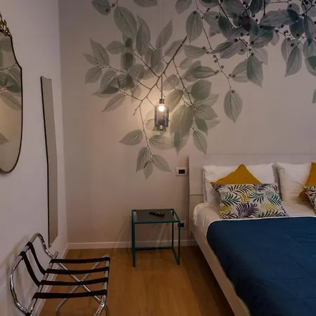 Luxurious And Quiet In The Lively Heart Of Apartment *