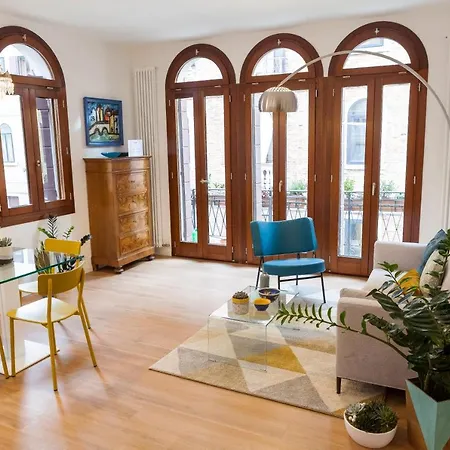 Daire Luxurious And Quiet In The Lively Heart Of Venedik