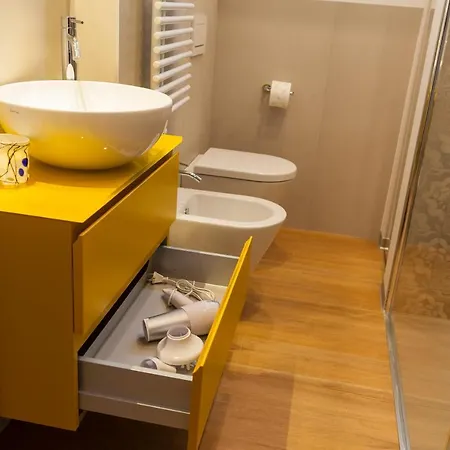 Daire Luxurious And Quiet In The Lively Heart Of