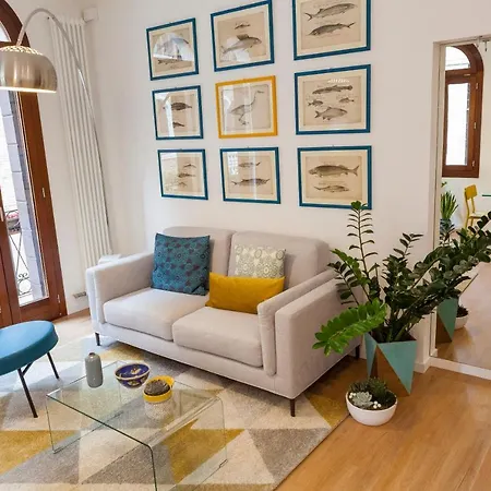 Luxurious And Quiet In The Lively Heart Of
