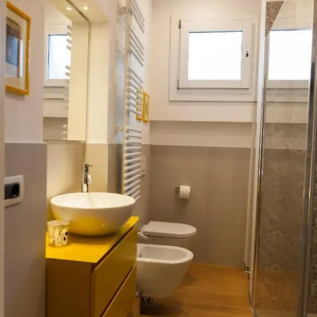 Apartment Luxurious And Quiet In The Lively Heart Of