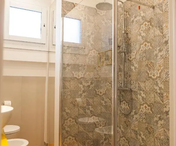 Апартаменты Luxurious And Quiet In The Lively Heart Of Венеция