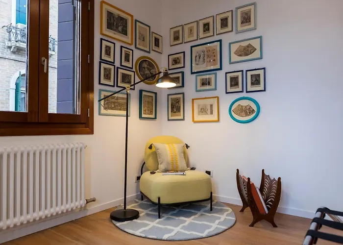 Luxurious And Quiet In The Lively Heart Of Апартаменты