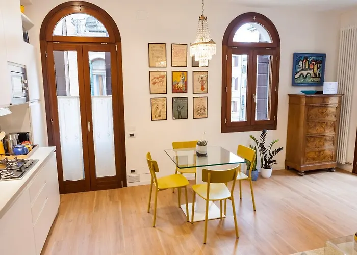 Luxurious And Quiet In The Lively Heart Of *