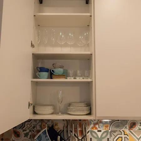 Luxurious And Quiet In The Lively Heart Of דירה *